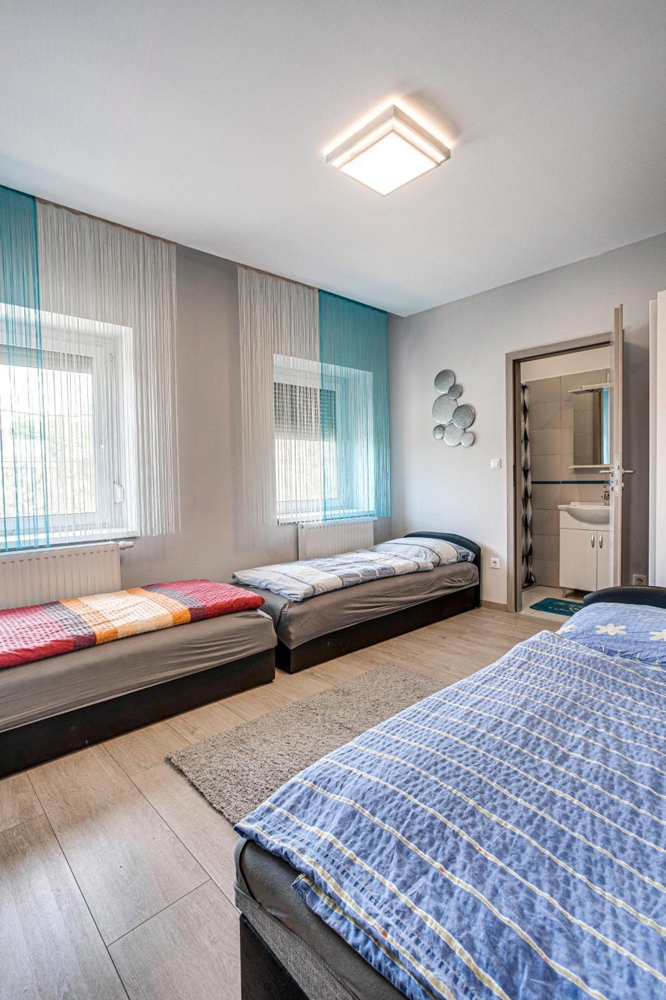 Magdi Vendeghaz A-B Apartment Celldomolk Exterior photo