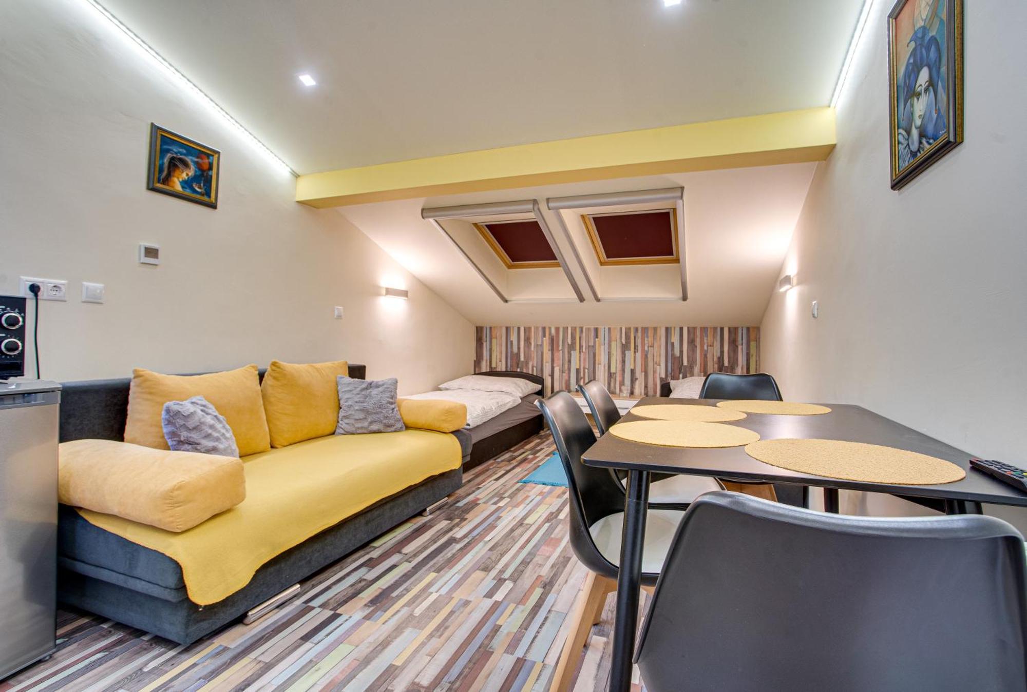 Magdi Vendeghaz A-B Apartment Celldomolk Exterior photo
